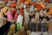 Menjelang Lebaran, pedagang kue kering sebut transaksi meningkat tiga kali lipat