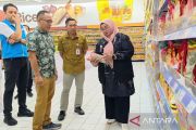 Wabup Kotim ajak masyarakat teliti saat membeli bahan pangan