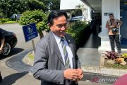 Yusril tiba di Istana untuk bayar zakat dan sidang kabinet