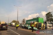 Arus mudik ke Merak tersendat akibat kecelakaan truk gas di tol KM 76