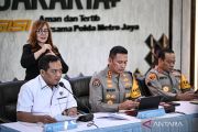 Para terduga pelaku penyiraman air keras kabur ke arah berbeda