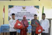 Kemenag Kupang dan BAZNAS salurkan 140 paket bantuan Ramadhan