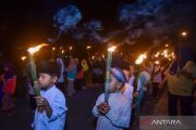 Warga terdampak bencana Agam gelar pawai obor sambut malam takbiran