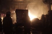Pabrik plastik di Cengkareng terbakar diduga akibat akibat petasan