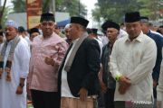Wamenaker RI Afriansyah Noor laksanakan sholat Idul Fitri 1447 H di Lapangan Cindua Mato Batusangkar