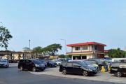 Petugas buka tutup rest area atasi kepadatan Tol Jakarta-Cikampek