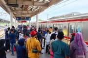 Warga Jabodetabek padati KRL untuk silaturahmi rayakan Lebaran