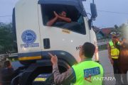 Kakorlantas tegur langsung sopir truk sumbu tiga langgar batasan operasional
