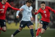 Timnas Inggris bermain 1-1 kontra Uruguay di Stadion Wembley