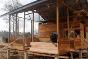 Kreativitas warga Desa Garoga olah kayu bekas banjir jadi hunian