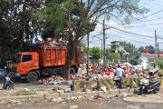 Pembatasan di Bantargebang picu penumpukan sampah di Pasar Minggu