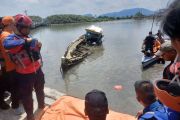 Tim SAR temukan dua mahasiswi Unila hanyut di Wira Garden