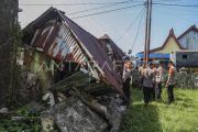Rumah rusak terdampak gempa di Sulawesi Utara