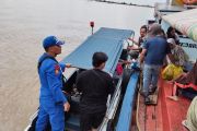 Aksi cepat Polairud Sumsel evakuasi nelayan sakit gunakan ambulans apung