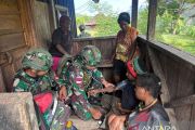 Satgas Yonif 136 perkuat layanan kesehatan warga Kalome