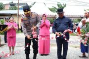 Kapolda Kaltara Serahkan Kunci Program Bedah Rumah Presisi di Kampung Bugis