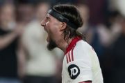 Sevilla keluar dari zona degradasi setelah menang 2-1 atas Atletico Madrid