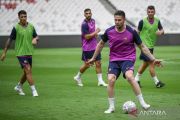 Latihan menjelang pertandingan legenda Barcelona