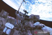 Astronot Shenzhou-21 tuntaskan rangkaian "spacewalk" ketiga