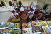 Kemendikdasmen bangun ruang kelas darurat di Sumatera Barat