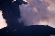 Badan Geologi ingatkan masih adanya potensi gas beracun Gunung Marapi