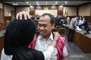 Sidang putusan kasus korupsi eks Direktur PT PIS ditunda besok