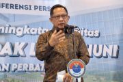 Kemarin, bedah rumah perbatasan hingga masa jabatan ketum parpol