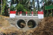 TNI selesaikan dua jembatan armco di Labura permudah akses warga