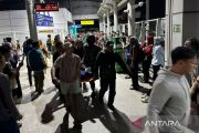 Kereta tabrak kereta di Bekasi, sejumlah penumpang terluka