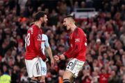 Manchester United kokoh di peringkat tiga usai taklukkan Brentford 2-1