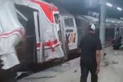 Lima penumpang masih terhimpit gerbong KRL di Stasiun Bekasi Timur