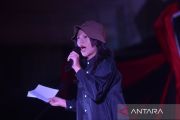 Seniman bacakan puisi Chairil Anwar di Padang