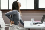 Sakit Punggung Biasa atau Tanda Ginjal Bermasalah? Ini Bedanya!