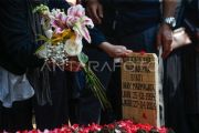 Pemakaman korban kecelakaan KA