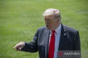 Trump harap sistem keuangan Iran runtuh