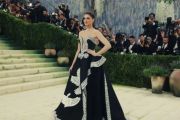 Anne Hathaway ungkap perubahan cara pandang hidup setelah menjadi ibu
