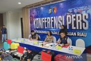 Polda Kepri ungkap praktik penyelundupan pakaian bekas lewat pelabuhan di Batam