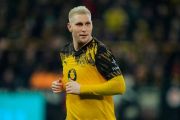 Bek Tangguh Dortmund Niklas Sle Gantung Sepatu karena Cedera