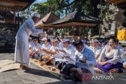 Awali HUT ke-822 Kota Bangli, Bupati Sedana Arta sembahyang bersama di Pura Kehen
