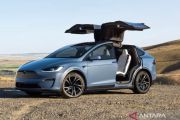 Tesla recall 218 ribu mobil akibat gangguan kamera belakang