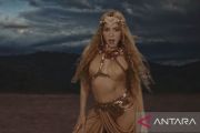 Sentuhan Indonesia di Panggung Dunia: Shakira Pakai Karya Rinaldy Yunardi di Video Klip Terbaru