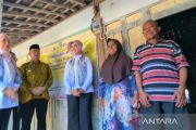 513 KK kurang mampu di Kabupaten Madiun terima bantuan listrik gratis