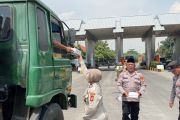 Polres distribusikan bantuan pangan bagi buruh Pelabuhan Tanjung Priok