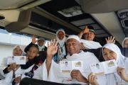 Legislator berikan 100 riyal pada calon haji Padang kloter terakhir