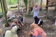 PT EMP Tunas Energi Latih Kelompok Tani Hortikultura di Wilayah Operasi Migas