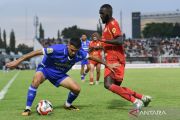 Persib menangkan laga klasik lawan Persija 2-1 dan tetap pimpin klasemen