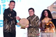 Kantor Berita ANTARA raih dua penghargaan dari Perum Bulog