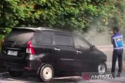 Mobil terbakar di Tol Jagorawi diduga akibat korsleting listrik