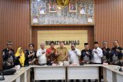 Wabup Kapuas sebut FKUB jembatan komunikasi antar umat beragama