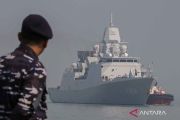 Kapal perang kerajaan Belanda HNLMS De Ruyter singgah di Surabaya